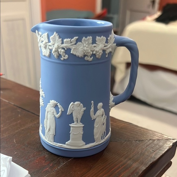 Wedgwood Blue and White Neoclassical Ceramic Mug - Picture 1 of 7